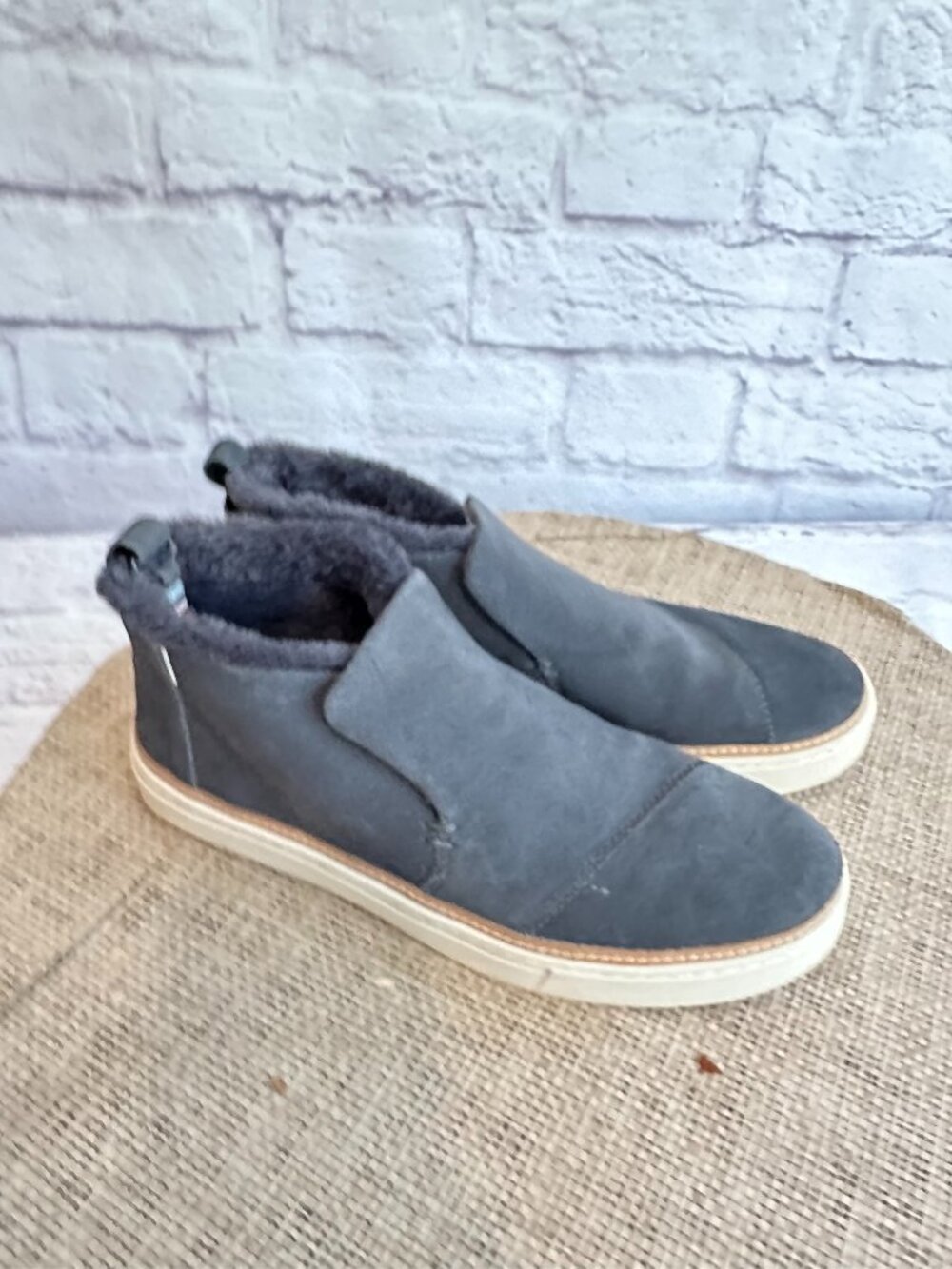 Tom's Faux Fur Lined Gray - Women's Size US 10 - Paxton Sneaker Shoes